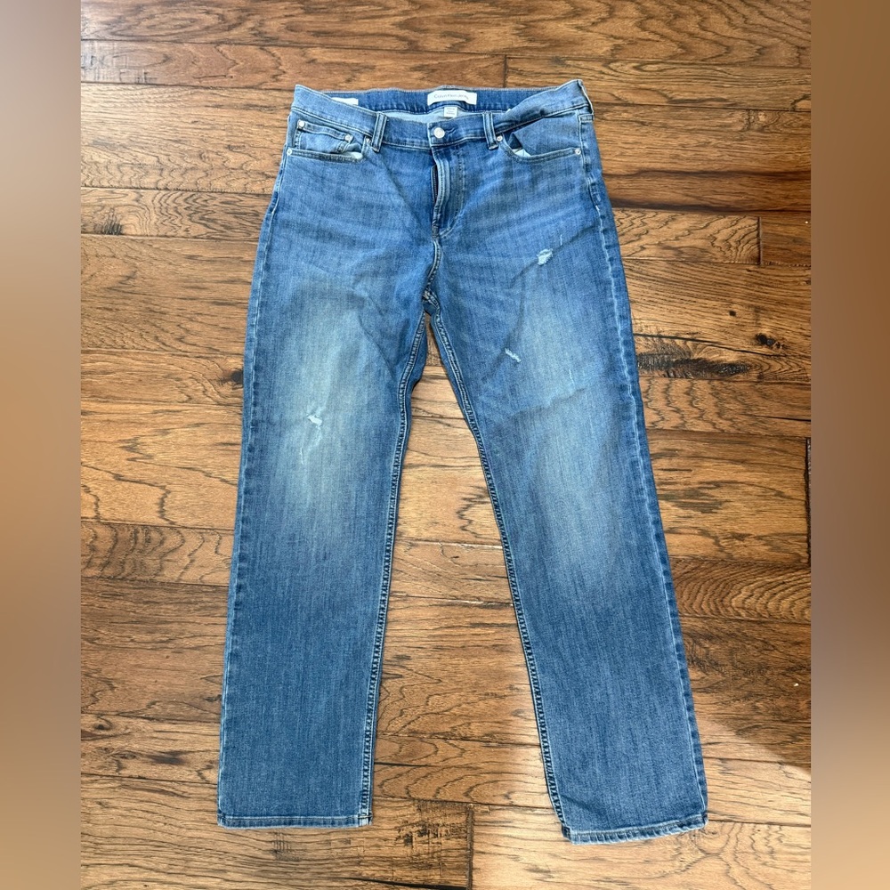 Calvin Klein Men’s Distressed Straight Style Blue Jeans